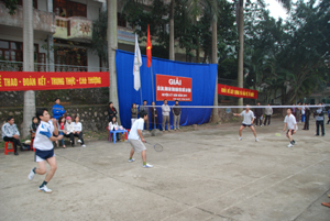 Giải thể thao do phòng văn hóa huyện kết hợp với LĐLĐ huyện tổ chức.